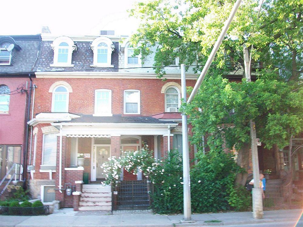 Comfy Guesthouse & Suite Toronto Exterior photo