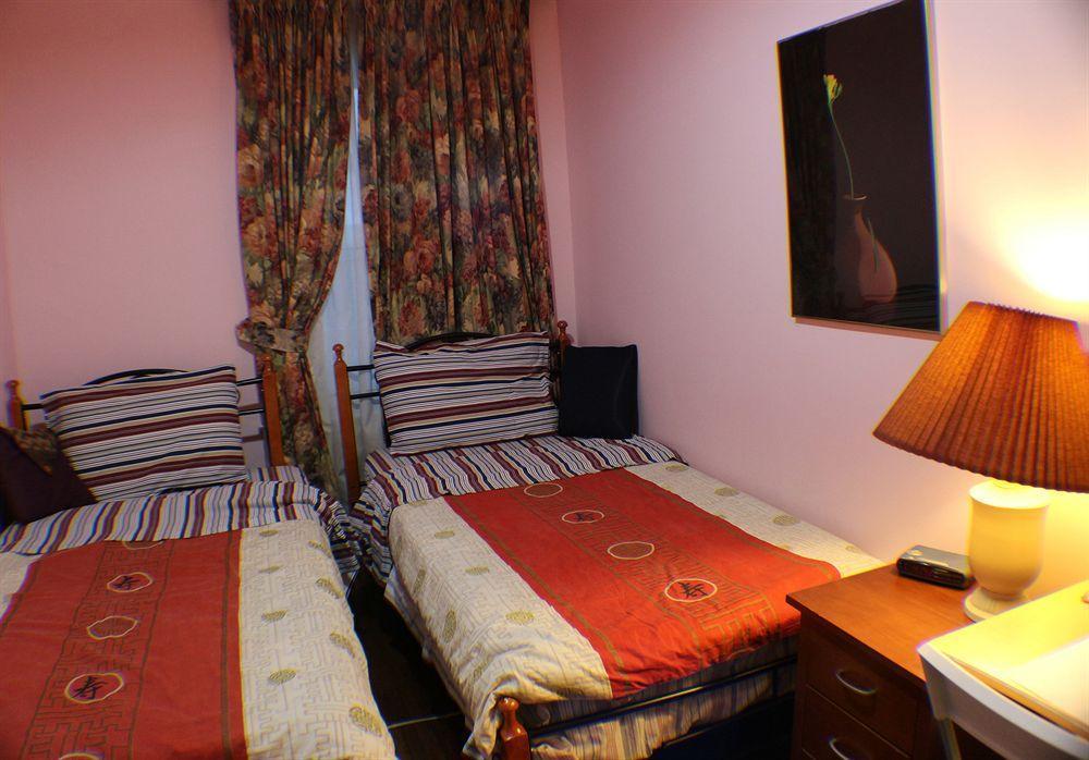 Comfy Guesthouse & Suite Toronto Exterior photo