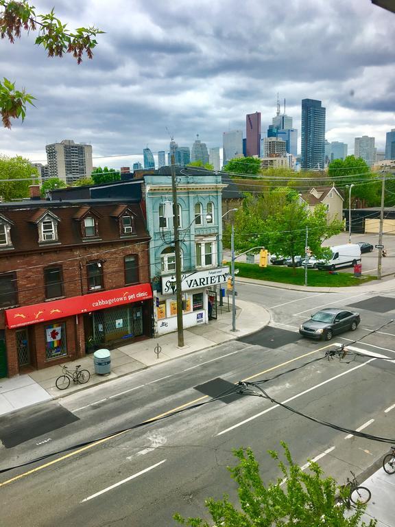 Comfy Guesthouse & Suite Toronto Exterior photo