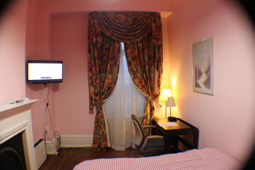Comfy Guesthouse & Suite Toronto Room photo