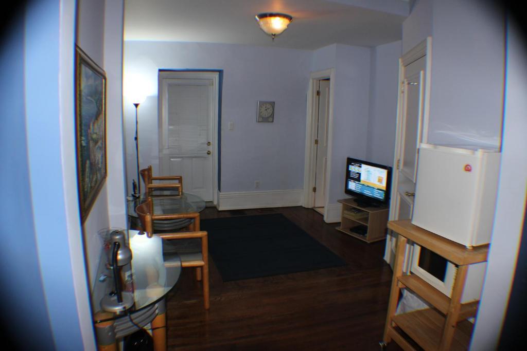 Comfy Guesthouse & Suite Toronto Exterior photo
